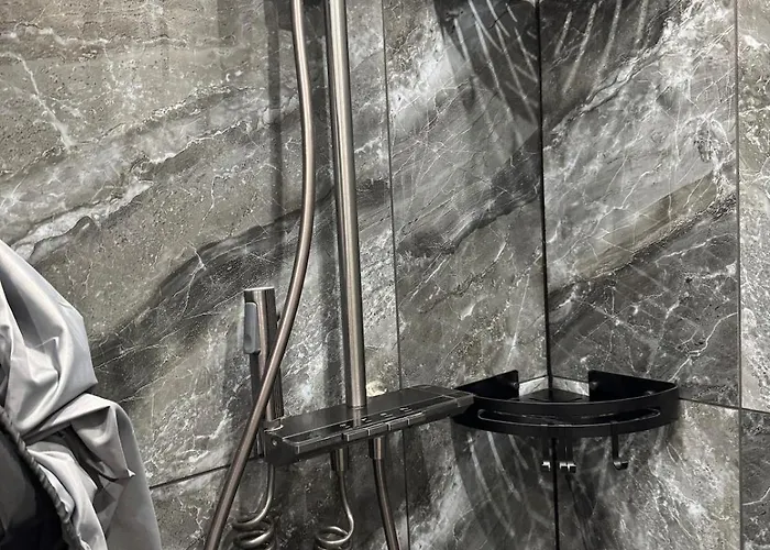 The Wild Swan - Big House With Many Beds In - Free Parking Appartamento