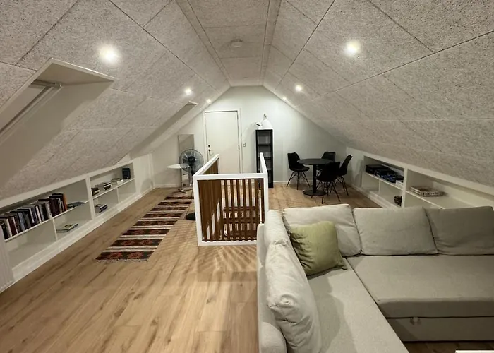 The Wild Swan - Big House With Many Beds In - Free Parking Apartment *